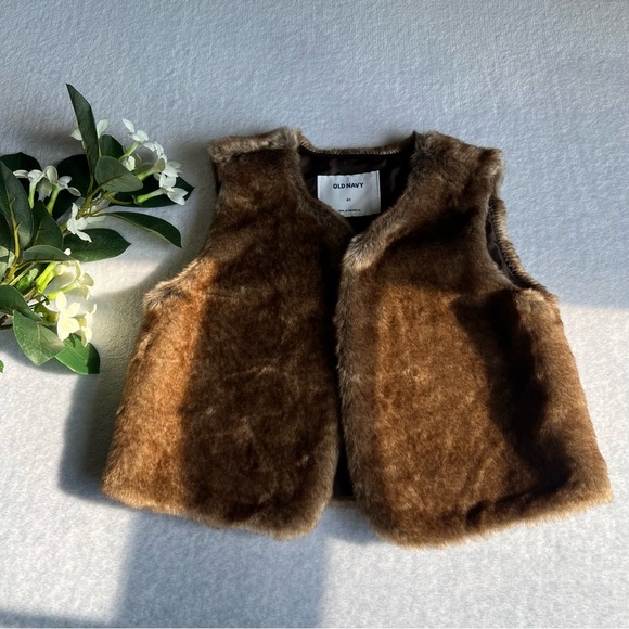 Old Navy Kids 4T Brown Faux Fur Vest Toddler - Picture 7 of 9